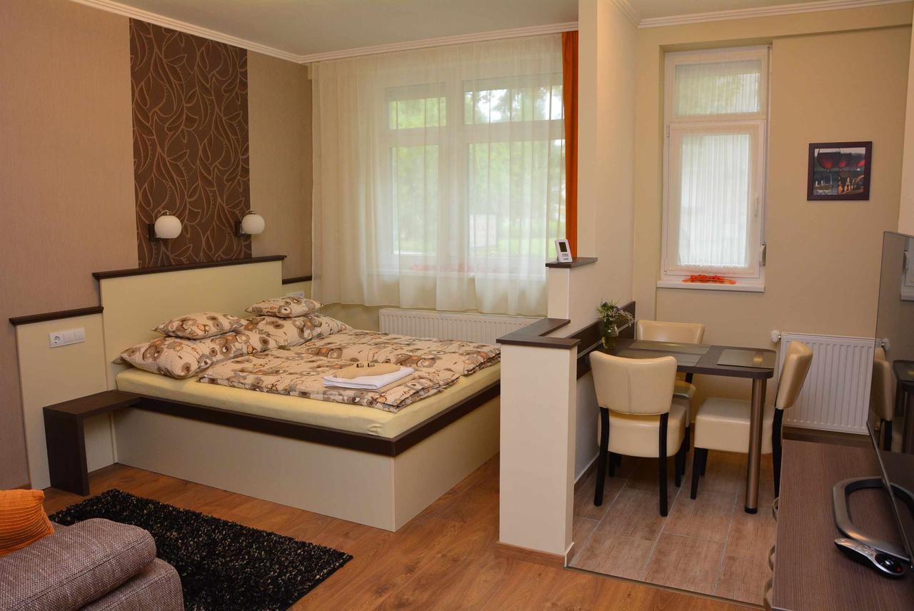 Bodza Apartmanok Eger Esterno foto